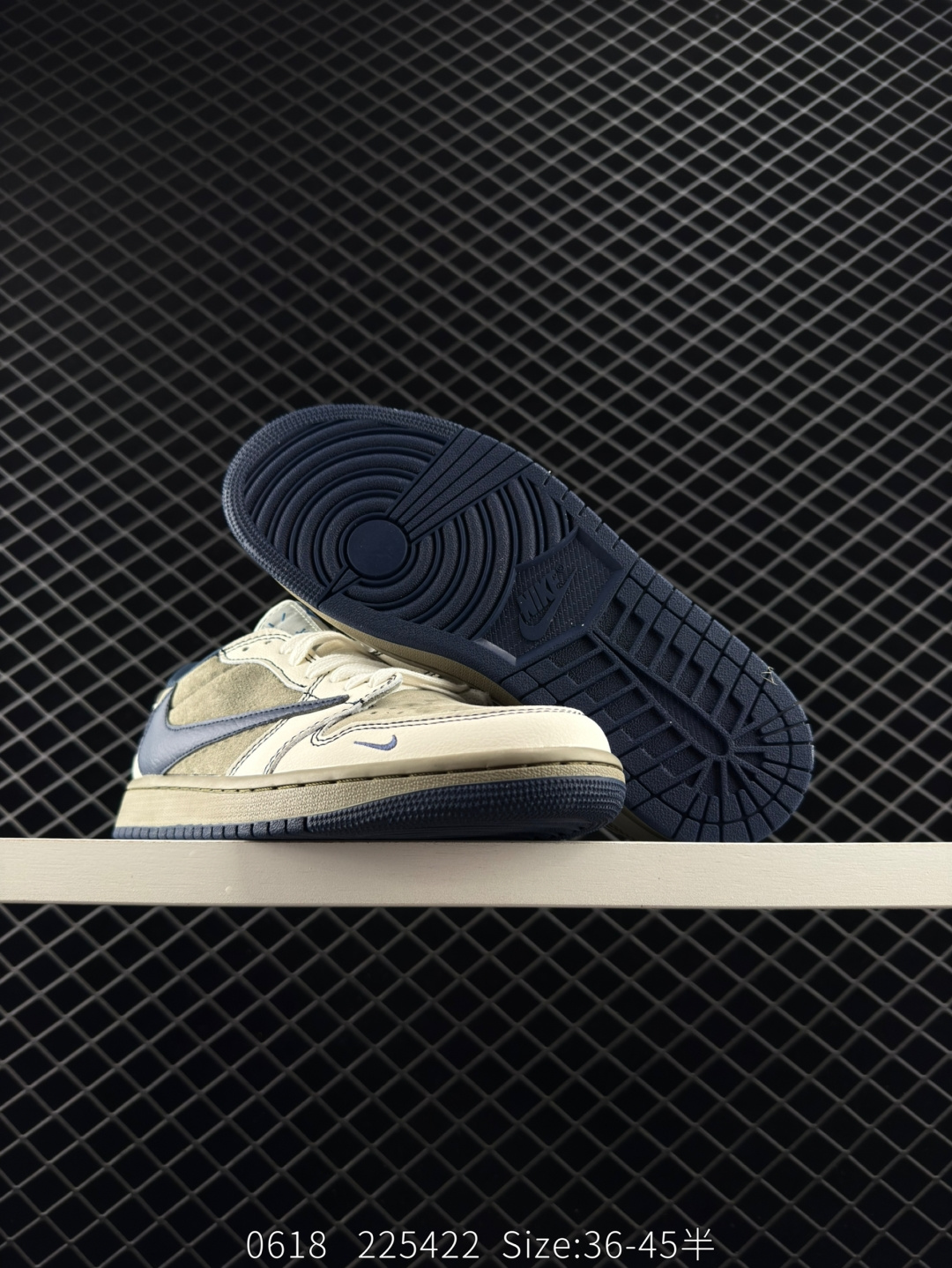 Travis Scott x Air Jordan 1 ” Reverse Mocha “